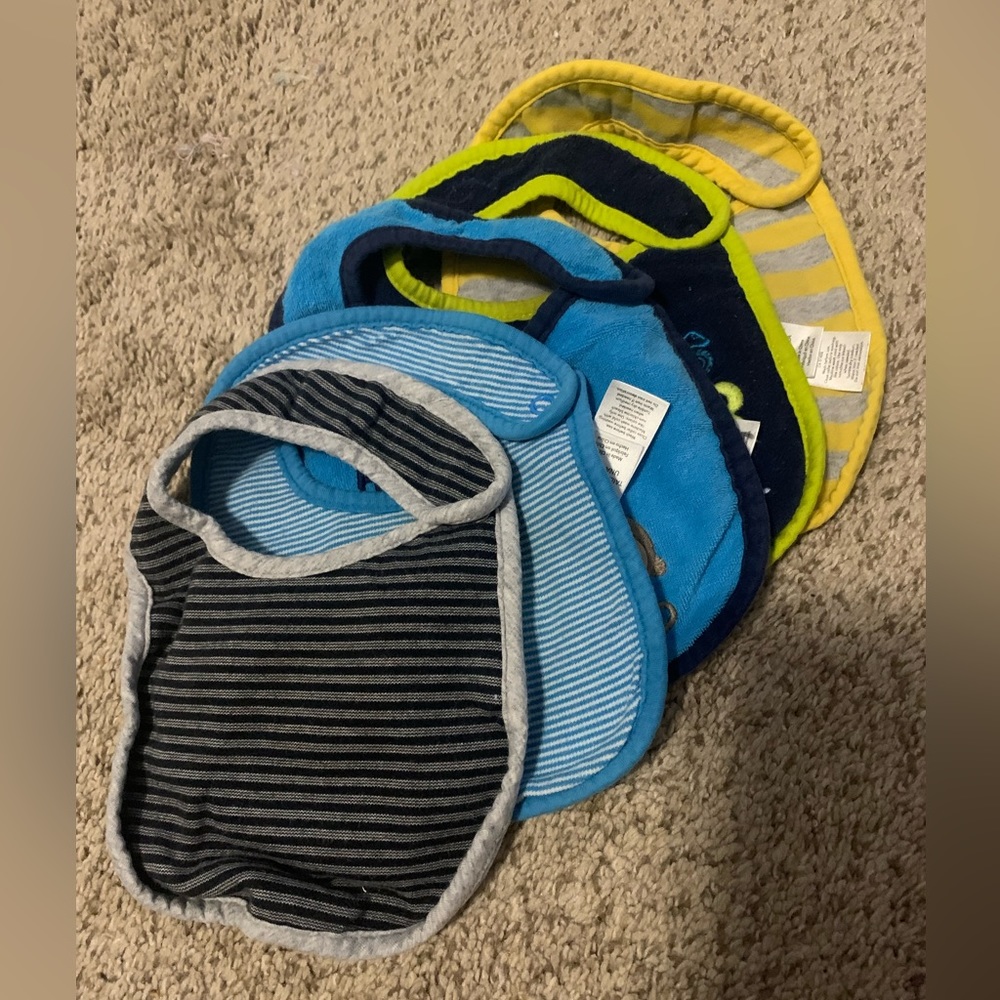 5 assorted snap cloth bibs